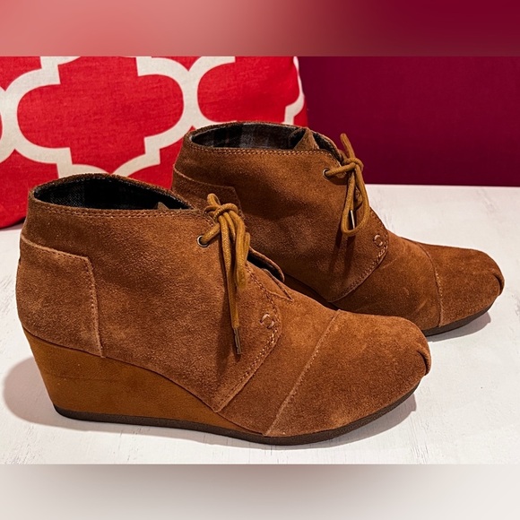 BOBS for Skechers - Tan Suede Lace-up Ankle Wedge Booties - Picture 4 of 9